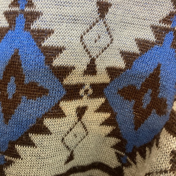 Wet Seal Aztec Inspired Light Sweater - Picture 4 of 5